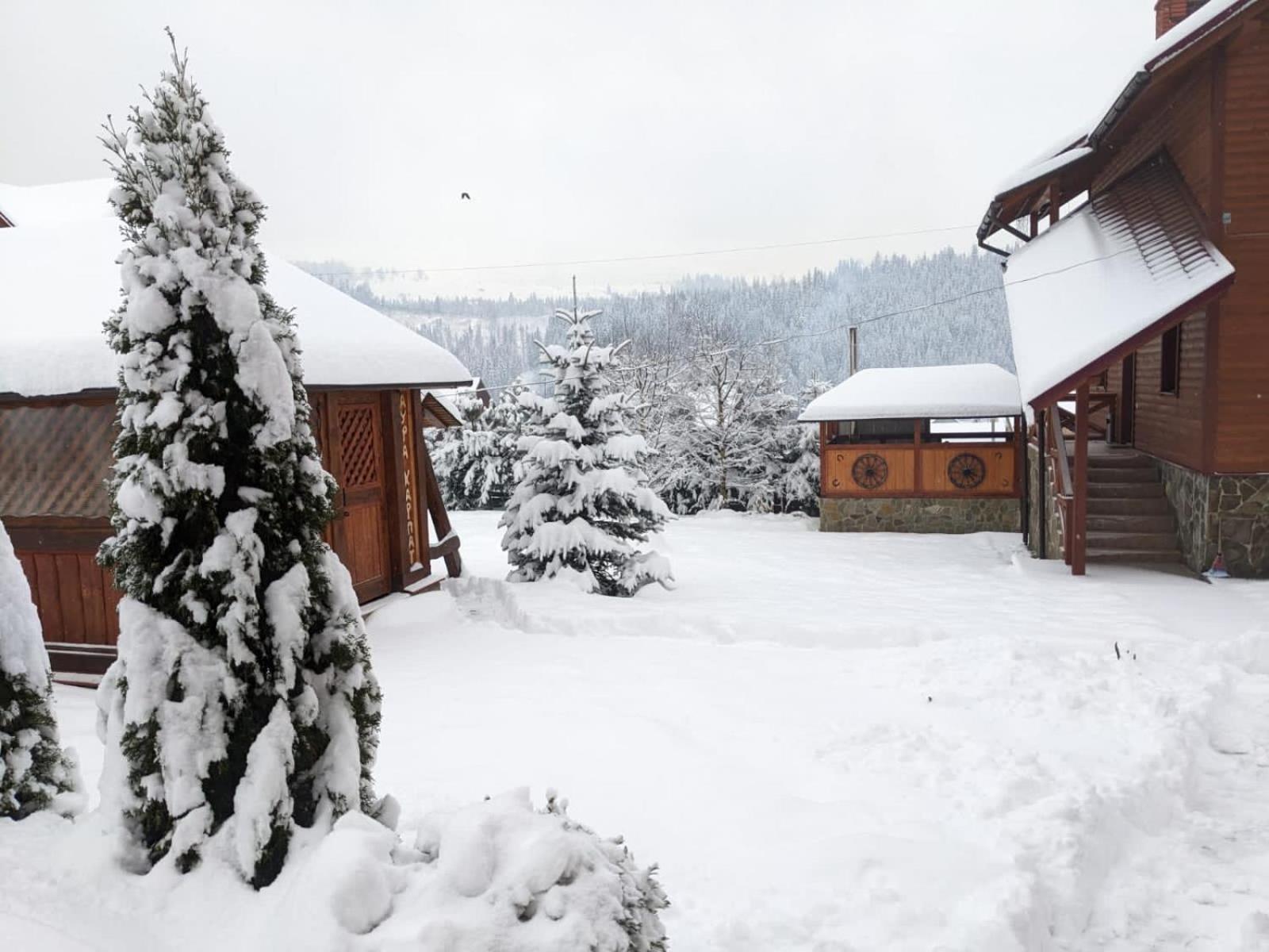 Hotel Aura Karpat à Bukovel Extérieur photo
