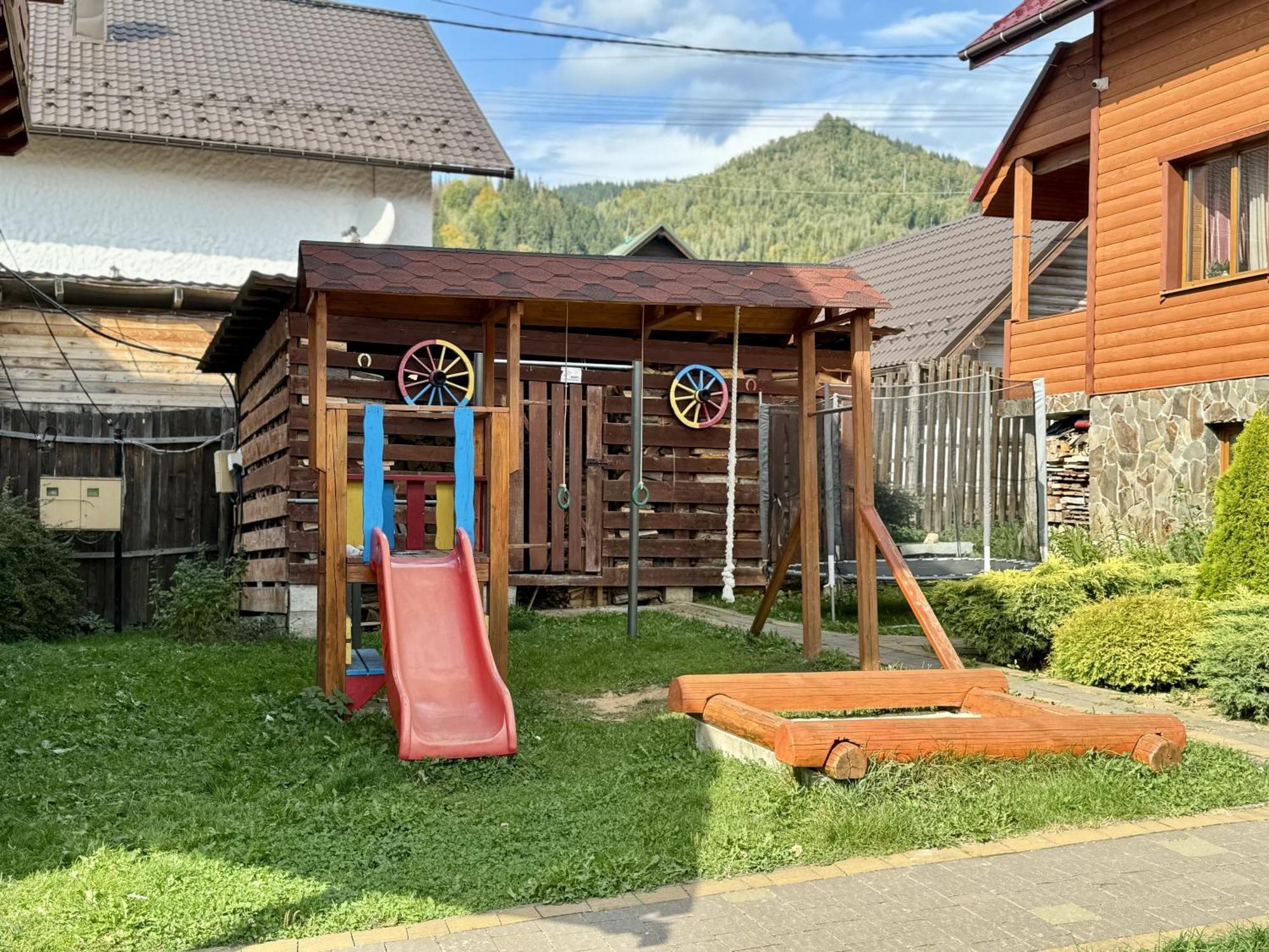 Hotel Aura Karpat à Bukovel Extérieur photo