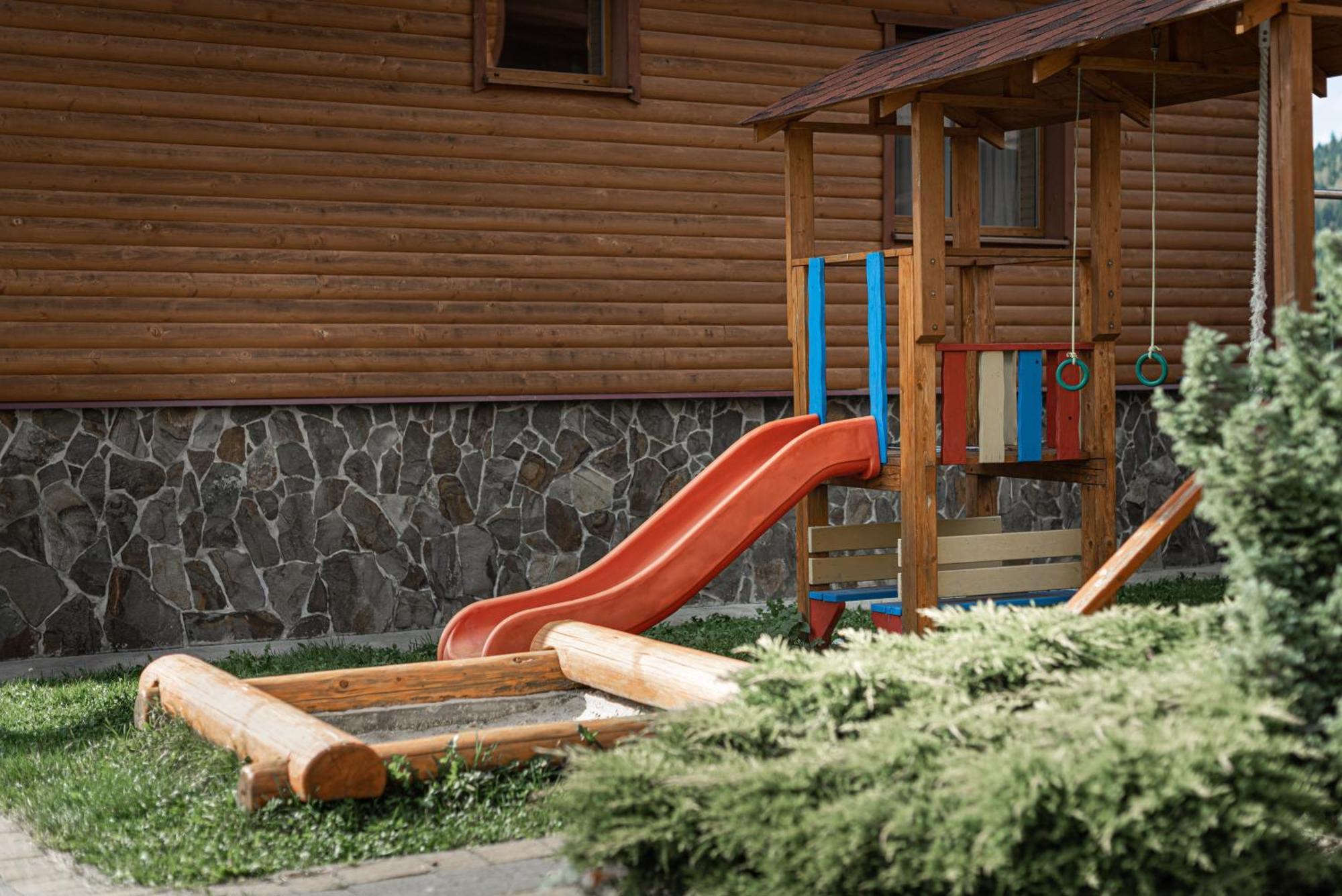 Hotel Aura Karpat à Bukovel Extérieur photo