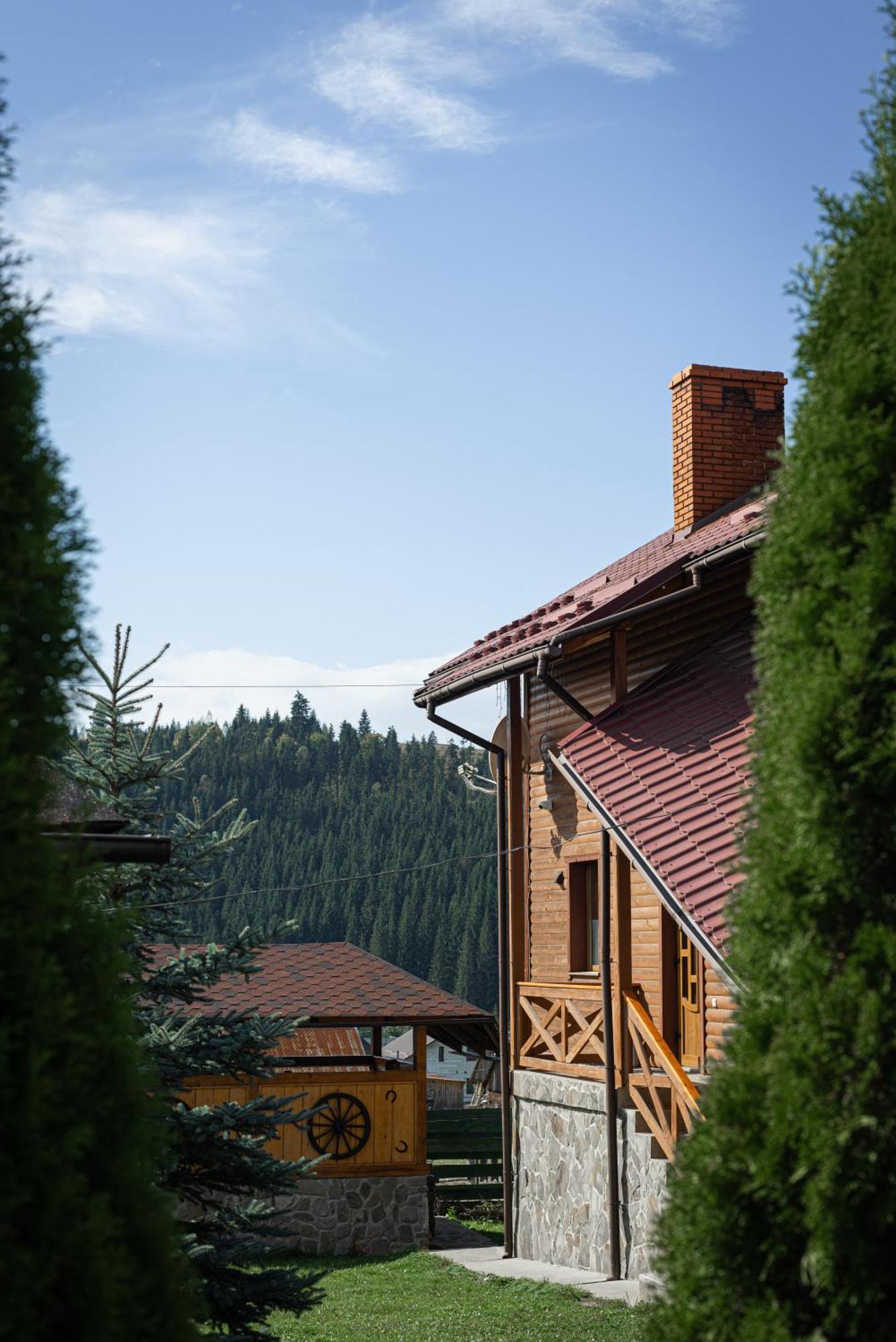 Hotel Aura Karpat à Bukovel Extérieur photo
